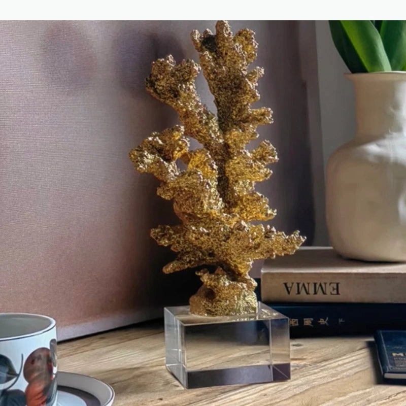 Sculpture corail doré texturée base cristal transparent décoration contemporaine chambre
