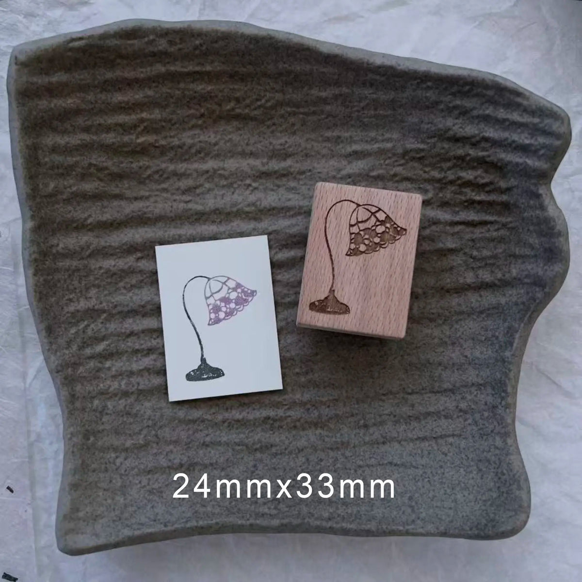 tampons bois illustratifs motifs horloge lampe outils simples scrapbooking