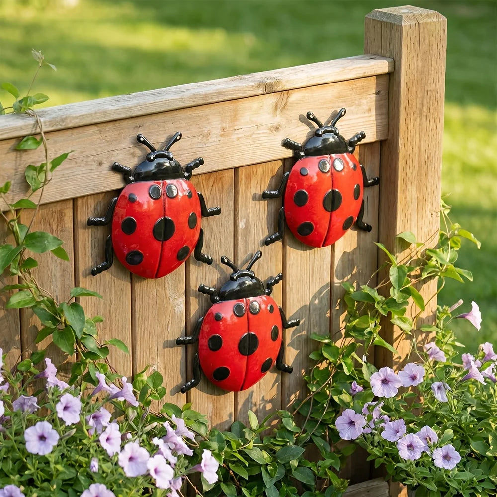 décoration murale coccinelle rouge points noirs métal brillant simple rustique lot trois pièces