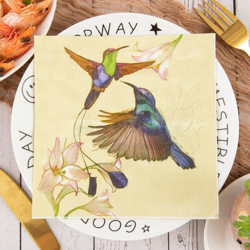 serviettes papier fleurs oiseaux motifs floraux colibris papillon vintage illustration couleur nature decoration cuisine