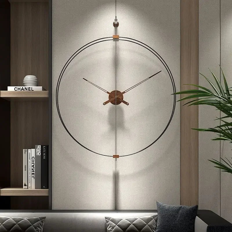 horloge murale moderne minimaliste aiguille bois métal noir marron argenté doré salon