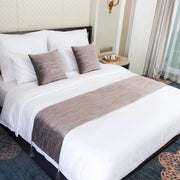 velours géométrique blanc gris rouille étoiles pompons couette oreillers runner moderne chambre