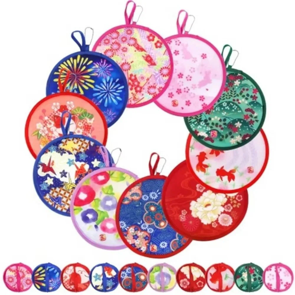éventail pliant traditionnel japonais motif floral chaîne métallique bleu rose violet rouge blanc