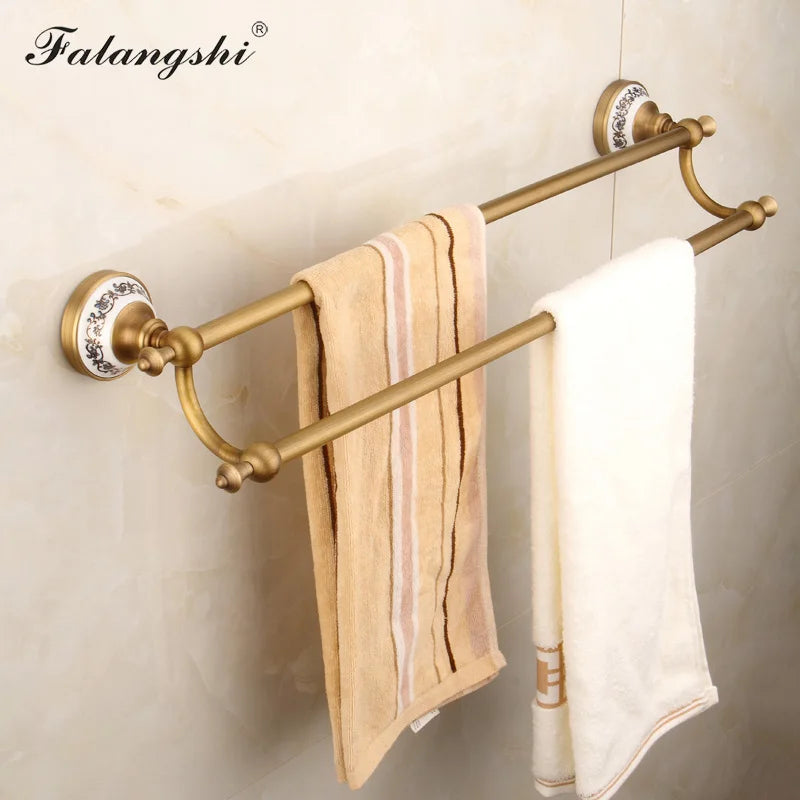 accessoires salle bain doré antique élégants détails floraux classiques porte serviettes double simple porte