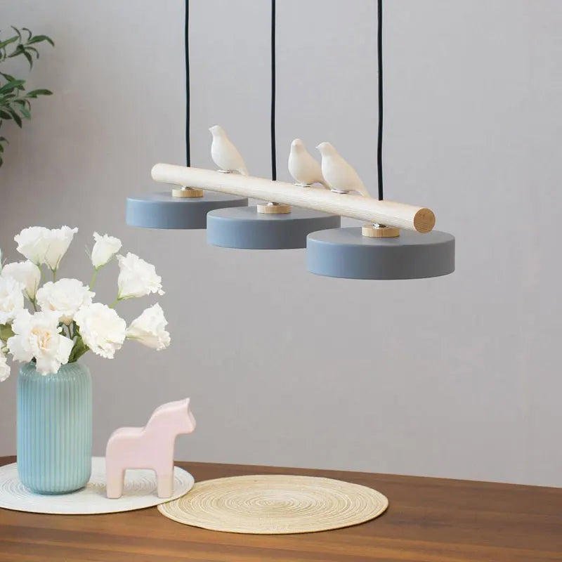 lampe suspendue moderne minimaliste led gris blanc rose jaune bleu oiseaux résine bois