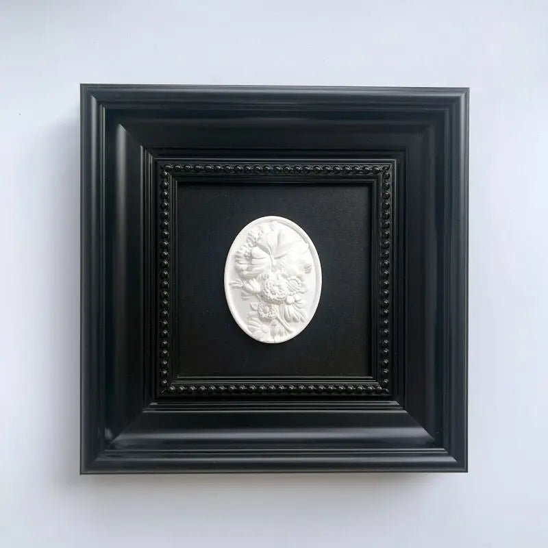 sculpture décorative blanche relief classique fixée mur blanc relief opacité classique