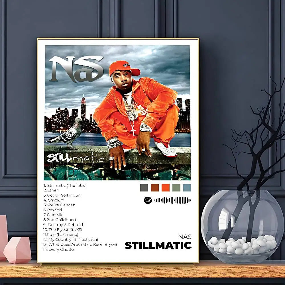 affiche nas rappeur moderne minimaliste orange gris noir album titres poses urbain fond doré