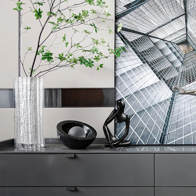 décoration intérieure moderne abstraite résine thinker statues noir doré argenté vases boisclair artworks