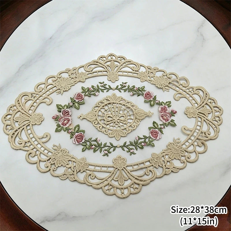 serviettes table vintage broderie florale dentelle rose blanc vert