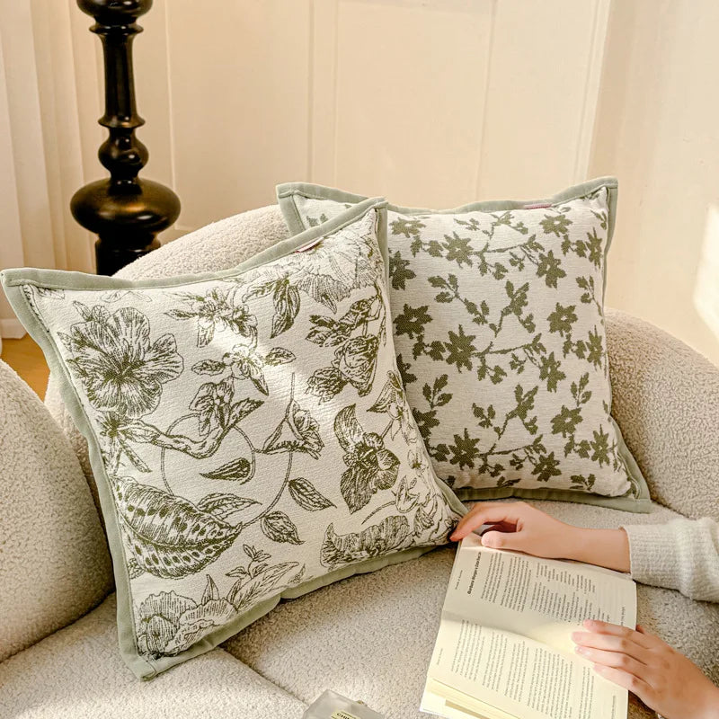 housse coussin carré tissu velours chenille motif floral vintage décoratif canapé lit sofa beige