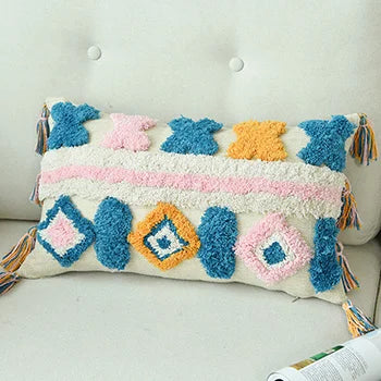 coussins decoratifs boheme ethnique motifs geometriques couleur beige rouge bleu orange rose jaune franges