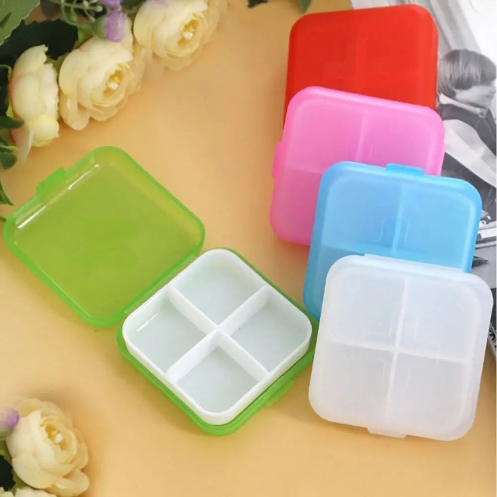 organiseur pilules semaine compartiments portable boîte verte blanche rouge rose bleu croix moderne