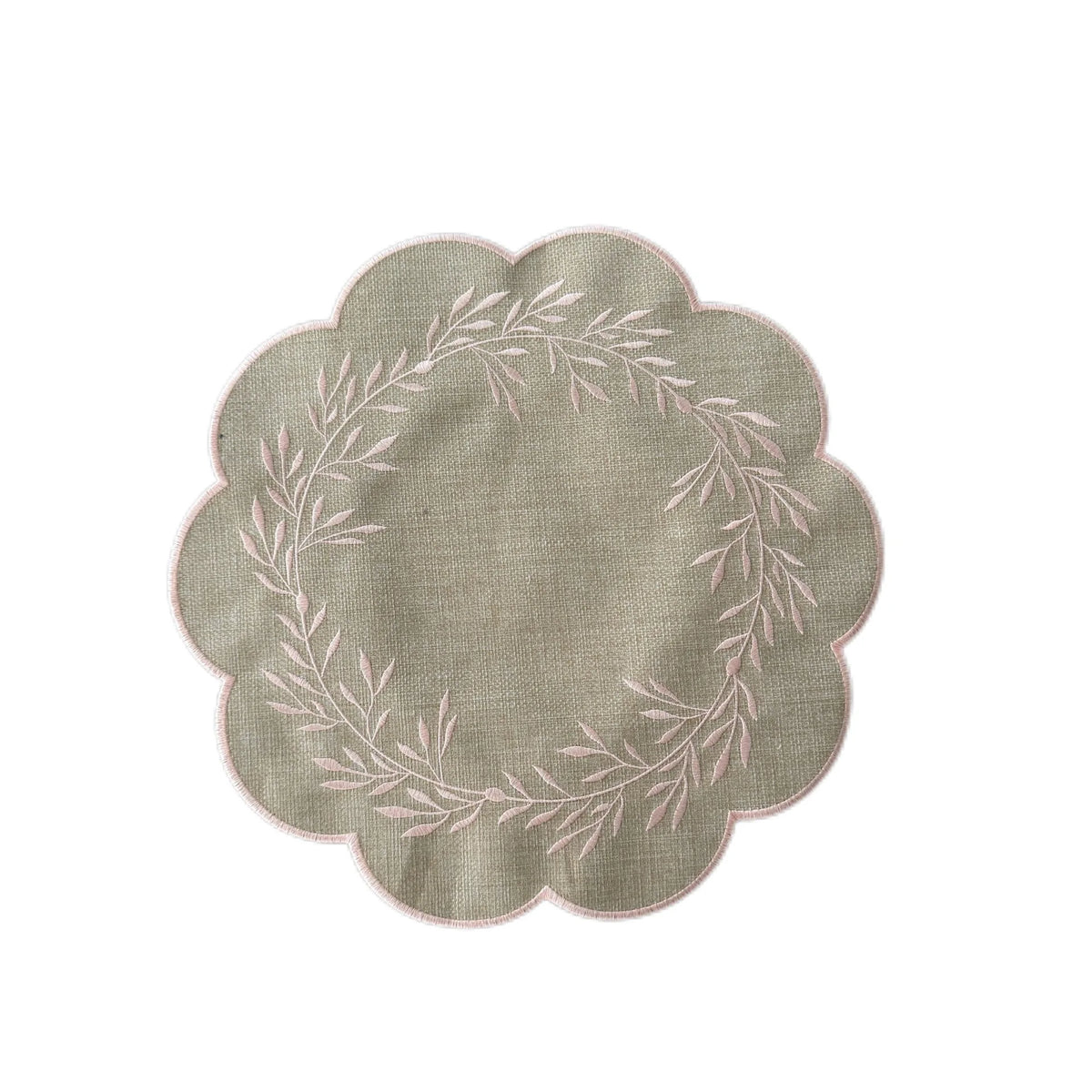 tapis table classique marron gris vert orange rouge guirlande feuilles blanches bordure dentelée 38cm