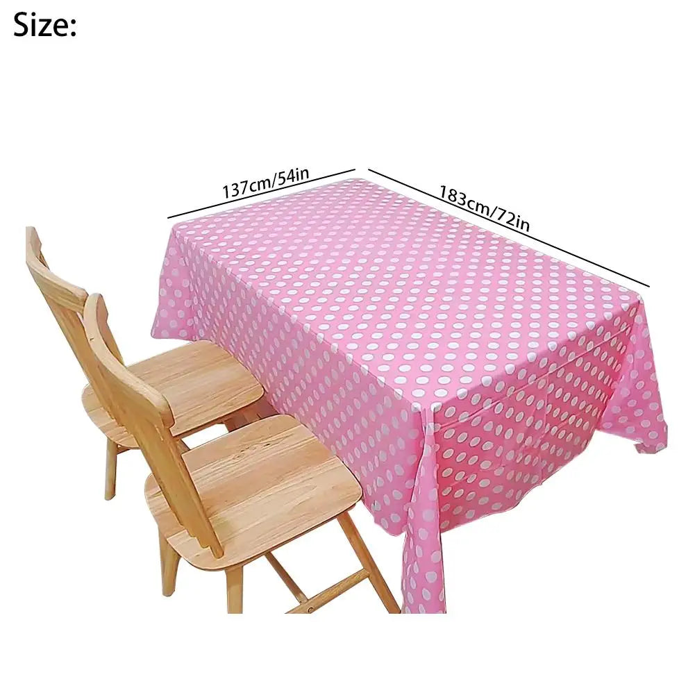 nappe table rouge bleu clair moderne points blancs assiettes couverts décoration cuisine vases fleurs