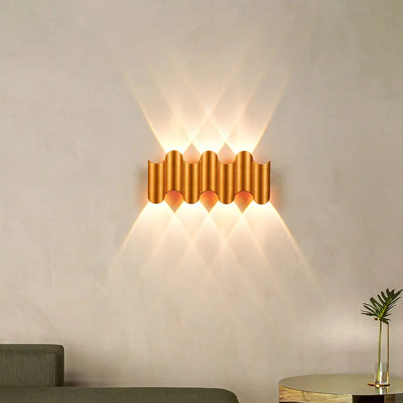 applique murale moderne or ondulée extérieure ip65 hydrofuge 7w led warm golden