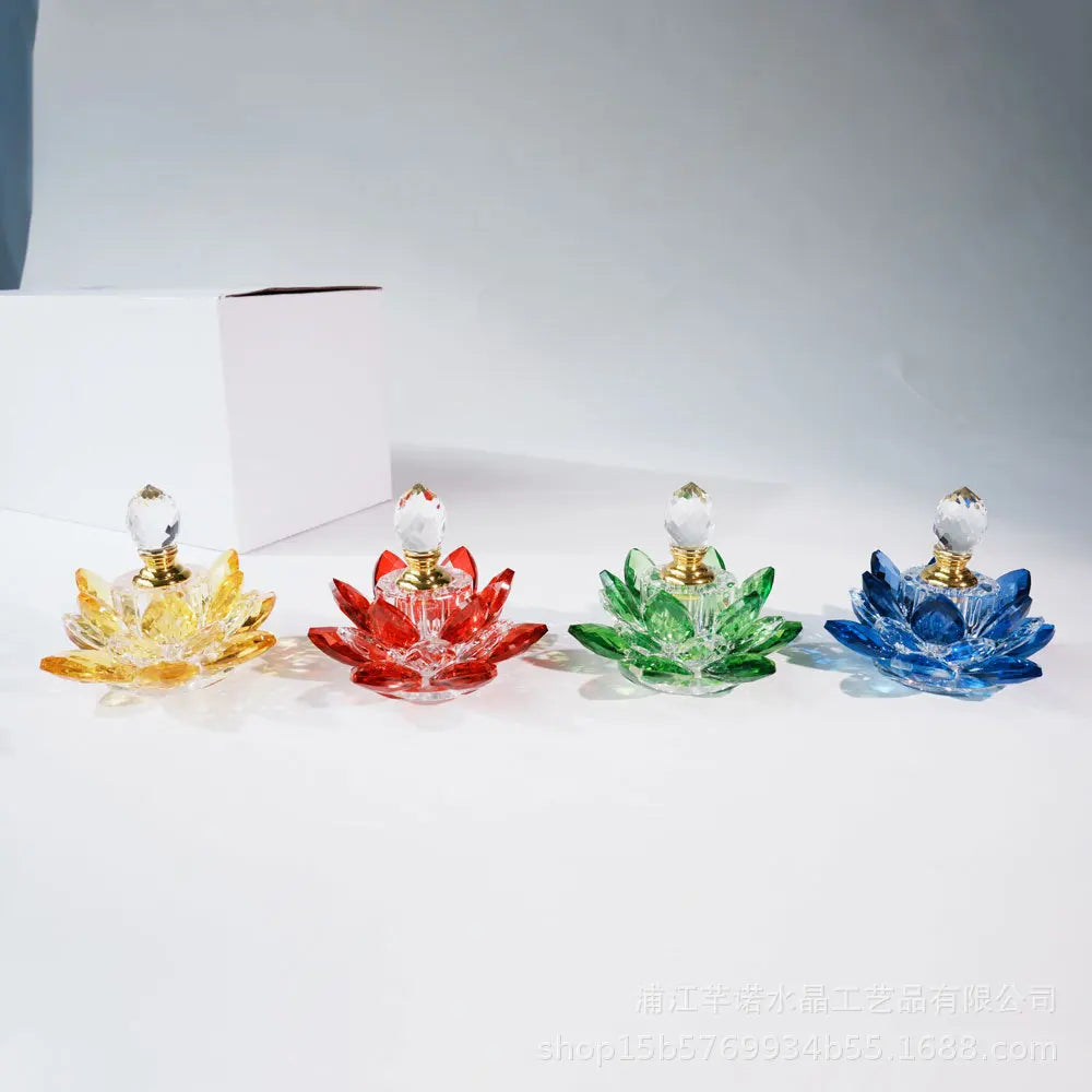 flacon parfum fleur lotus cristal rouge vert bleu moderne élégant transparent doré haute qualité