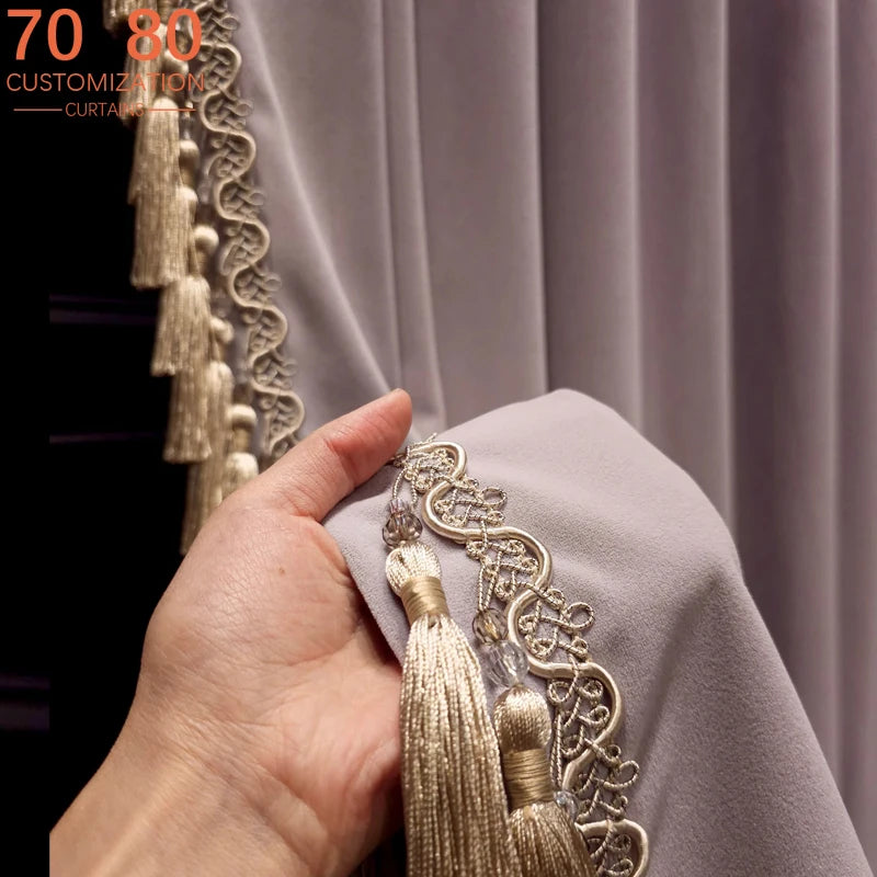 rideau gris clair broderie dorée franges classique opacité maison