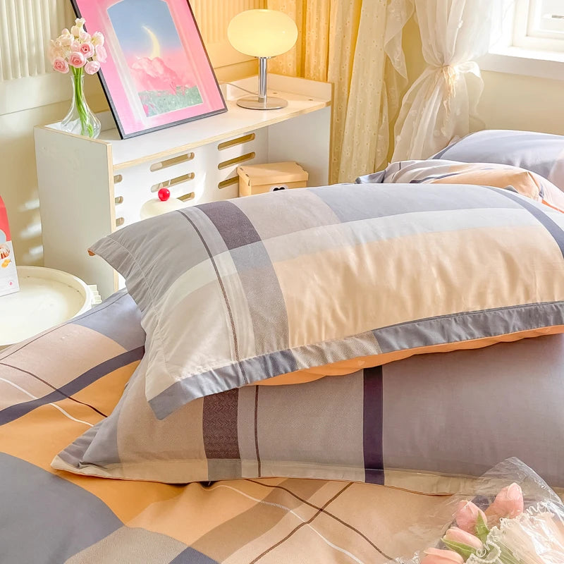 Une chambre à coucher féminine et lumineuse avec des motifs pastel et des détails élégants.