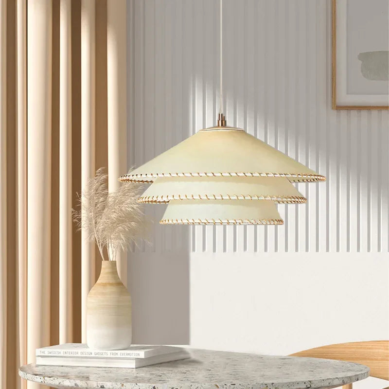 lampe suspendue moderne beige clair bord doré chaîne métallique 40cm 50cm 60cm lumière chaude
