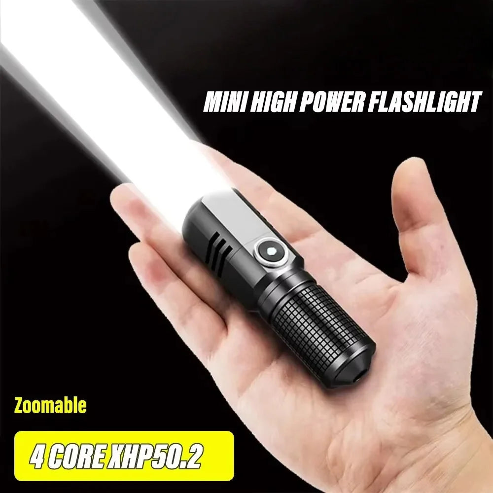 lampe torche noire rechargeable 1600lm ip64 zoom texturée rainures compact moderne