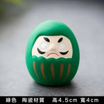 statue daruma gris relief sculpté artisanal traditionnel maison décoration bouddhiste