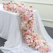 table décoration florale romantique rose blanc feuilles vertes vases transparents champêtre