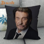 coussin carré moderne homme cheveux blond opacité noir bracelet cuir décoration chambre ornementalité universel