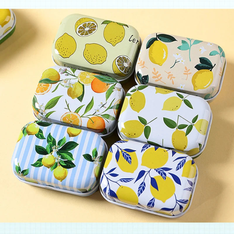 boîtes métalliques rétro motifs alimentaires multicolores vintage gris bleu jaune violet opaques portables respectueuses