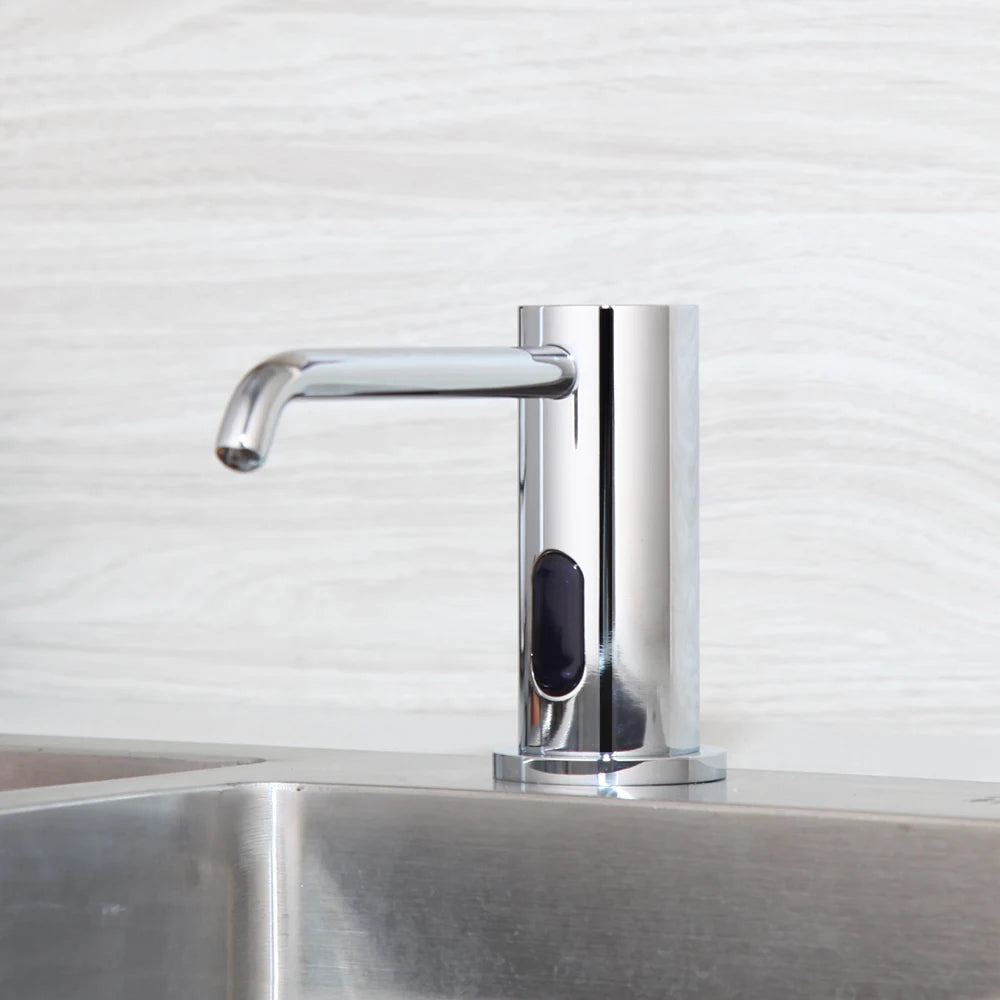 distributeur savon liquide automatique chrome moderne cuisine désinfectant sans contact sensoriel minimaliste