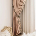 rideau rose pâle brodé fleur classique opacité bordure dentelée européen chambre salon polyester