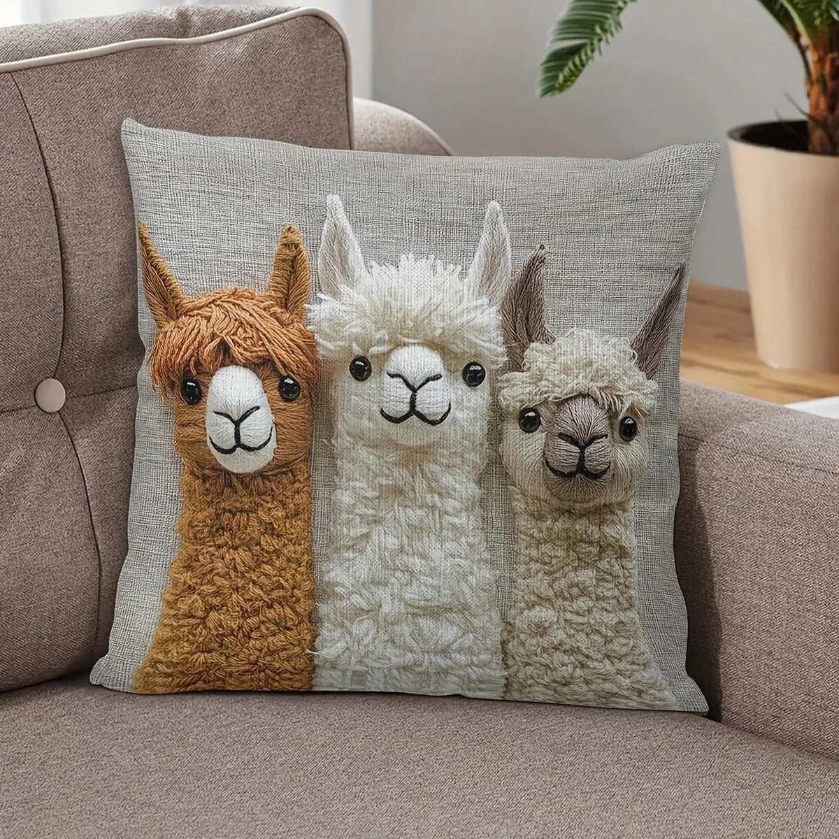 housse coussin lamas brodés fond texturé beige marron anniversaire noel décoration chambre