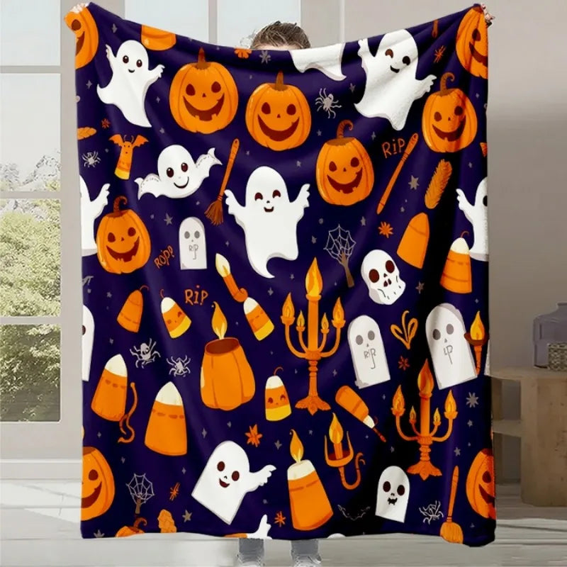 Cette image représente un motif Halloween avec des citrouilles souriantes, des fantômes, des bougies et d'autres éléments traditionnels de cette fête. L'ensemble crée une ambiance festive et effrayante à la fois.