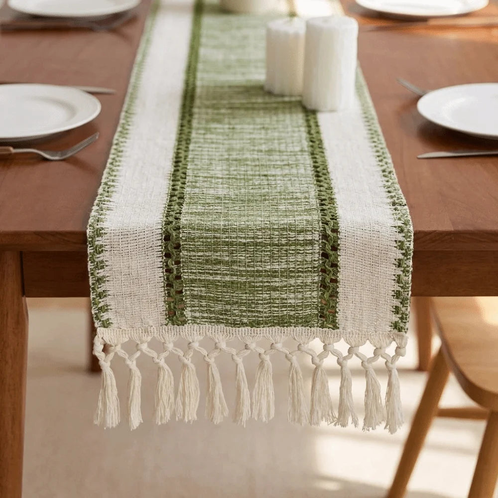 chemin table moderne rayures diagonales vert blanc franges noël mariage fêtes salon