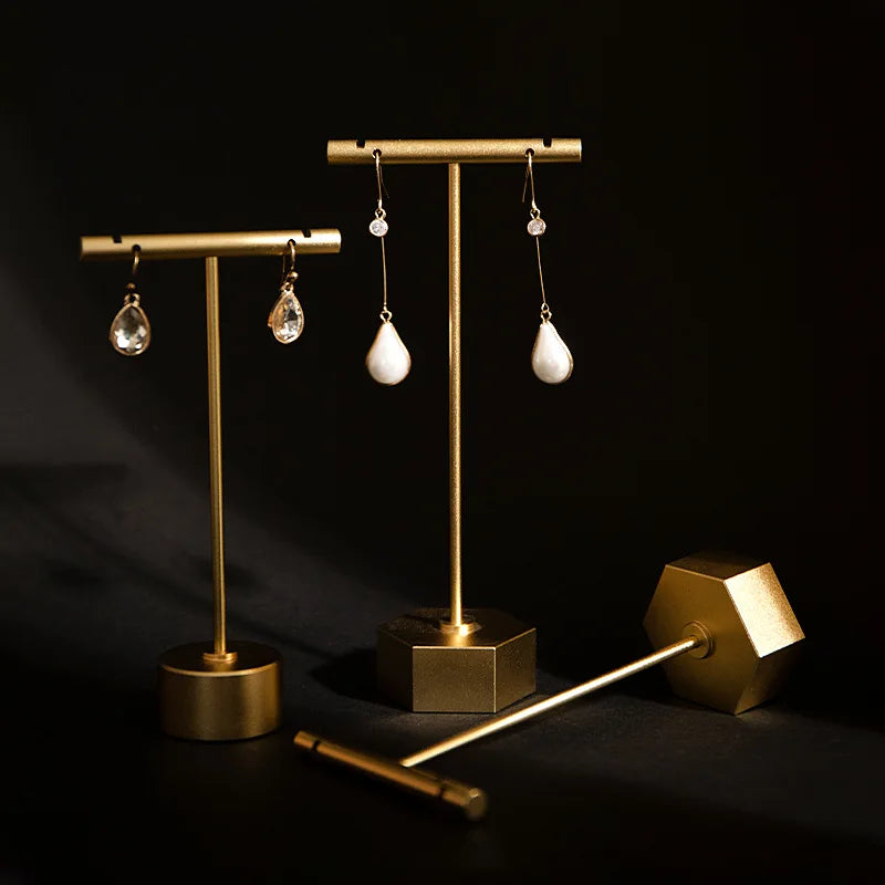 présentoir bijoux boucles d'oreilles chaîne fine transparent classique élégant support métal occasion festival domestique