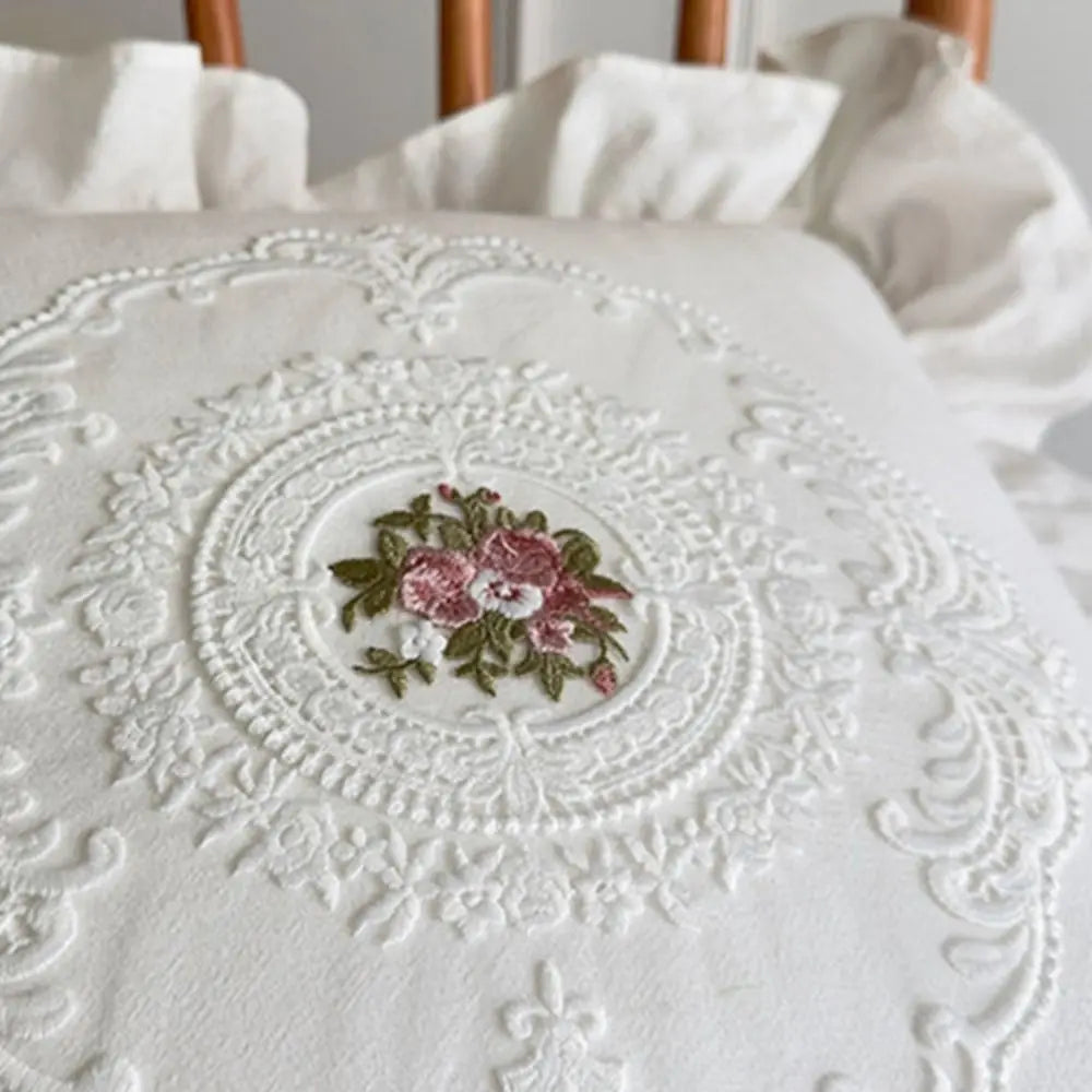 housse coussin brodé motif floral vintage blanc polyester coton lit 45x45 30x50 fixations
