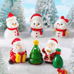 Figurine de Père Noël en résine couleur gris clair avec décorations de micro-paysage