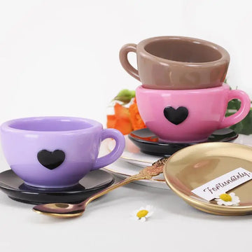 tasses thé miniatures soucoupes cœur cuillères deco enfantine tea party opaque rose violet bleu