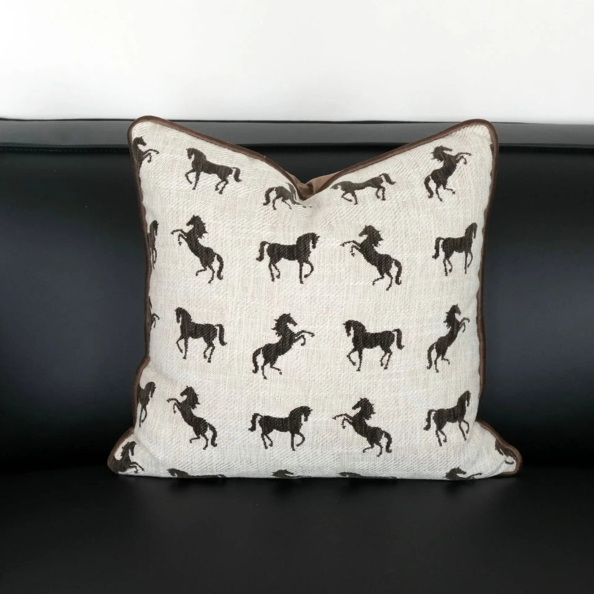 housses coussins carrés nordique motif chevaux géométrique beige marron adhésifs modernes decoration maison voiture