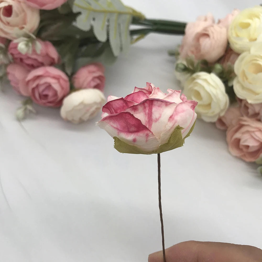 décoration intérieure vintage bouquet roses soie romantique mariage fleurs artificielles feuilles vertes tringle