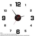 horloge murale moderne minimaliste vert lumineux noir doré numéros relief fond obscur quartz aiguille