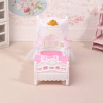 lit poupée princesse blanc rose dentelle ciel transparent rubans couette pois