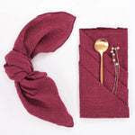serviettes plissées coton marron rose bleu rouge minimalistes clips dorés mariage fête famille