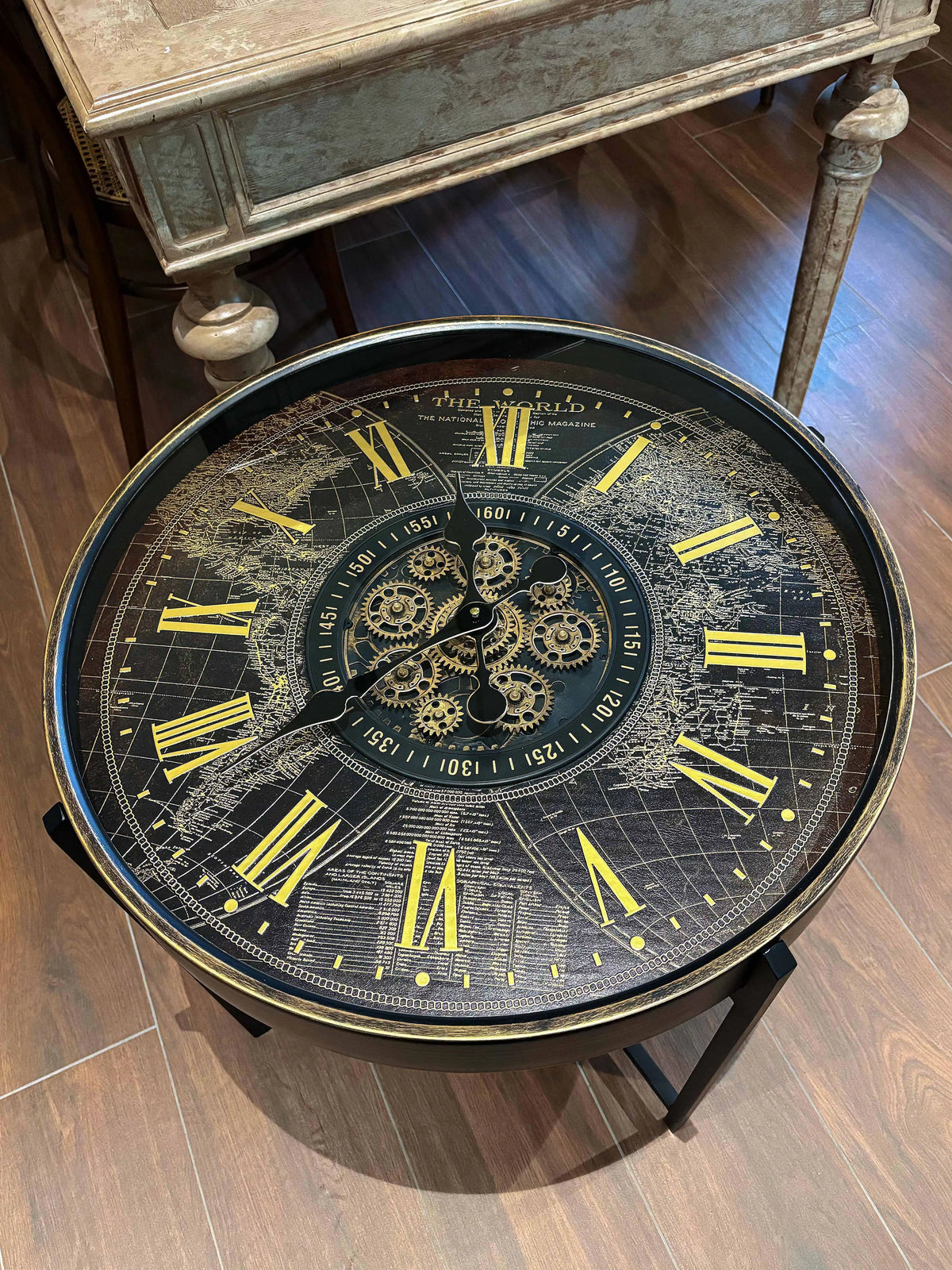 table basse industrielle métal verre transparent ornements horlogers vintage ronde