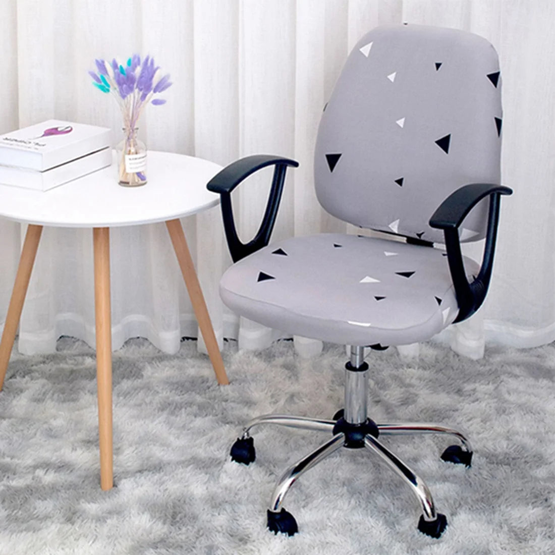housse chaise moderne polyester coton gris rose bleu noir blanc vert triangles chiens textes