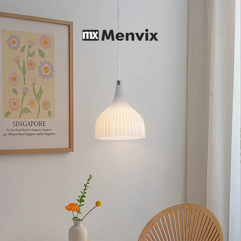suspension lumineuse moderne plissée jaune blanc argenté câble métallique salon restaurant chambre principale