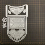 découpe papier boîtes dragées argentées motifs floraux papillons coeurs bordures dentelées classiques