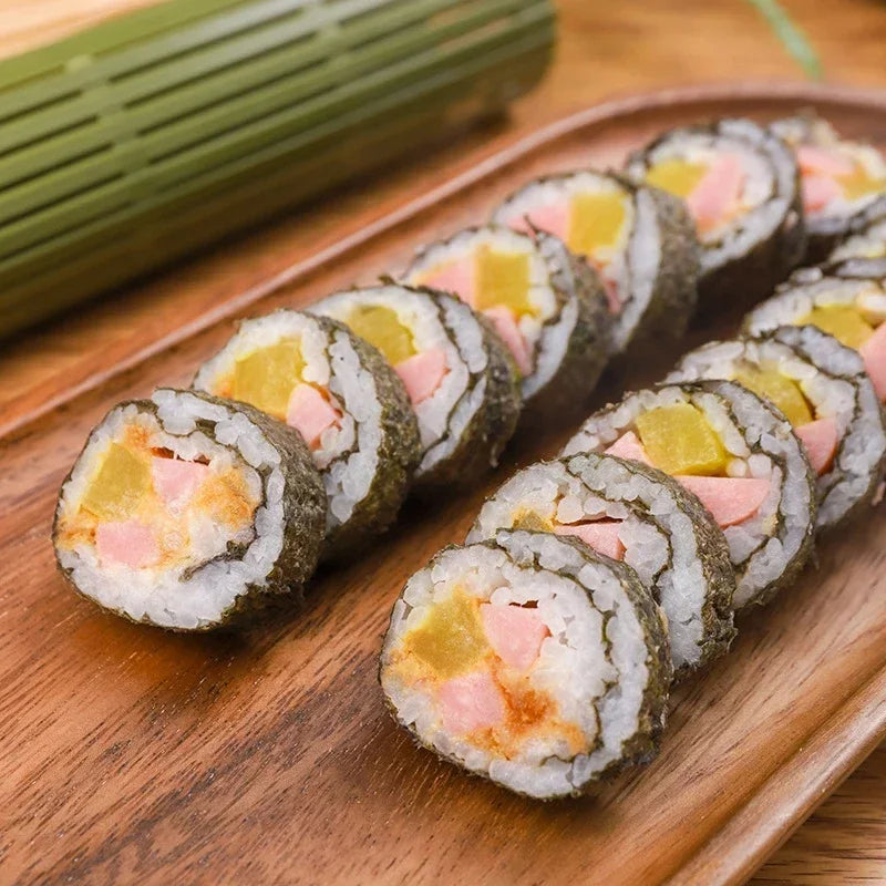 mat roulage sushi nori plastique verte rouleaux sushis riz algues viandes sauce platINOGRAPHEIQUE