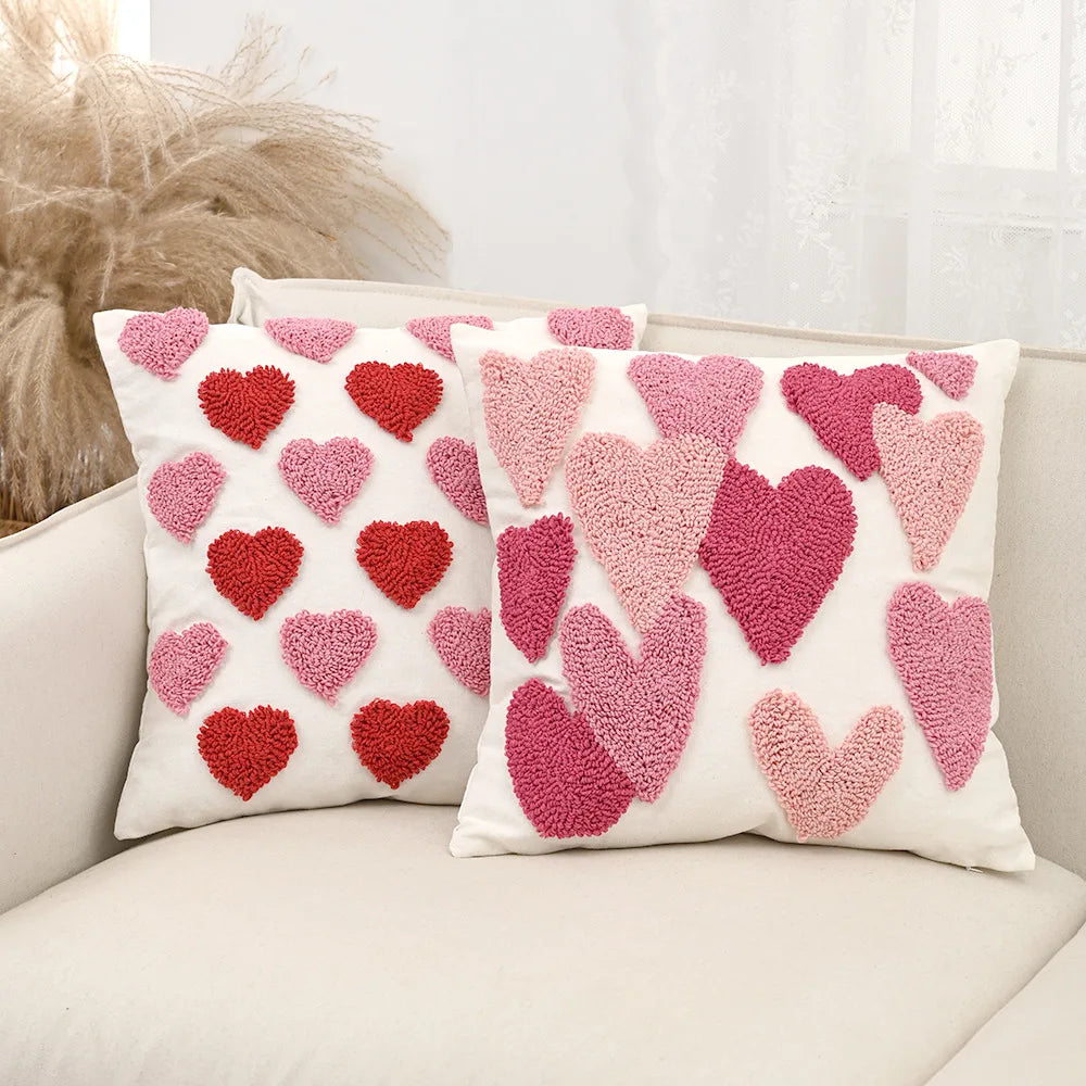 housse coussin brodée velours coton motif cœur relief rose décoration maison valentin 45x45cm