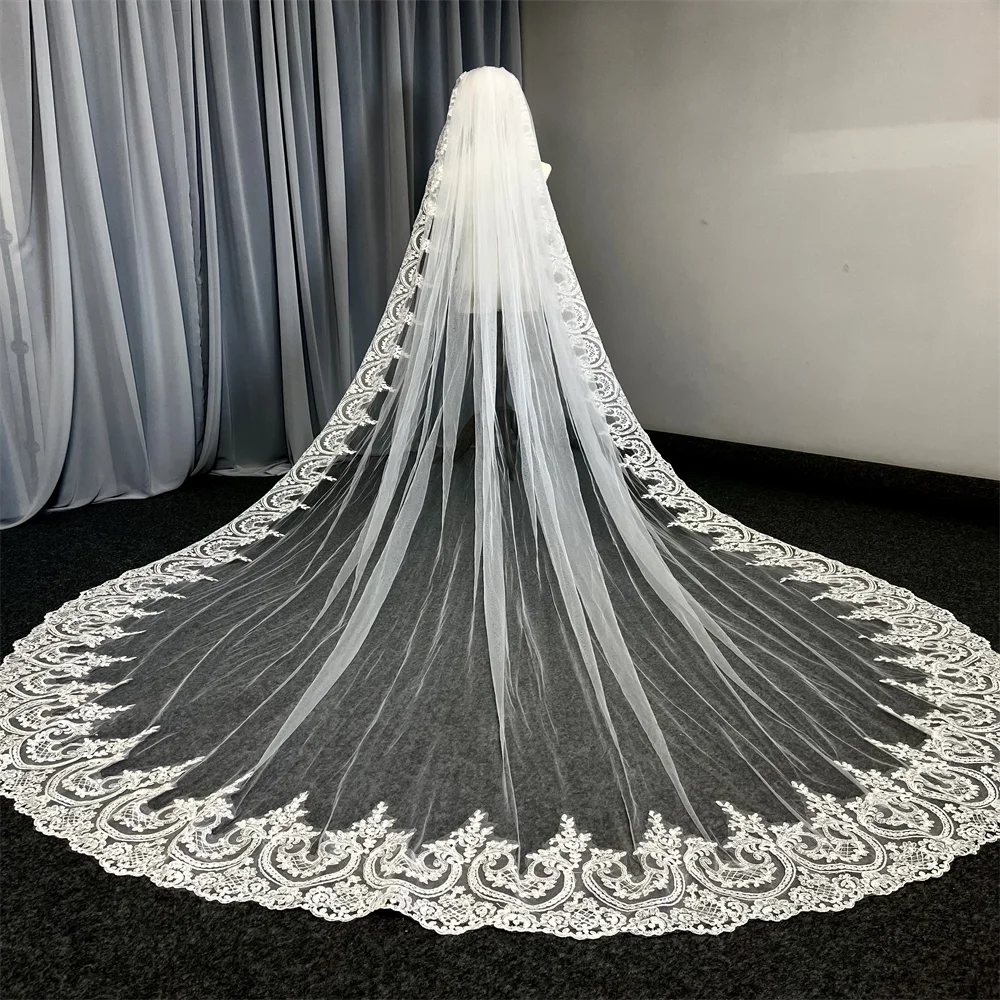 voile mariée dentelle broderie ornements floraux classique off white élégant translucide mariage adultère