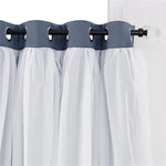 Rideau élégant à œillets gris et blanc pour décoration intérieure, accessoire tendance pour salon ou chambre, habillage de fenêtre moderne, choix idéal pour ajouter une touche de sophistication à votre espace.